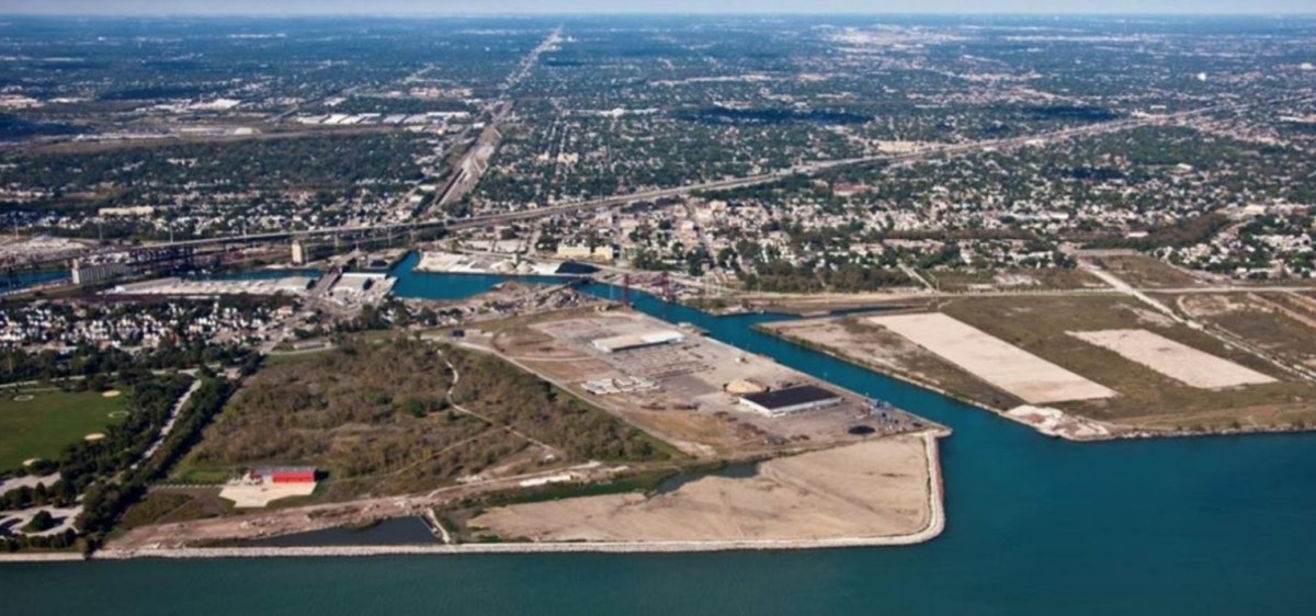 Aerial view of disposal facility located on Lake Michigan’s shore near 95th Street